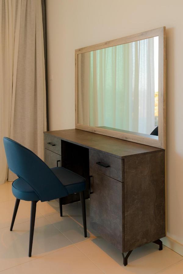 Love Bridge Seaview Villas أيا نابا المظهر الخارجي الصورة