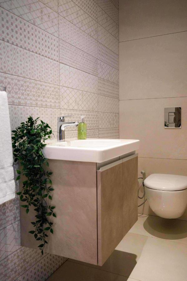 Love Bridge Seaview Villas أيا نابا المظهر الخارجي الصورة